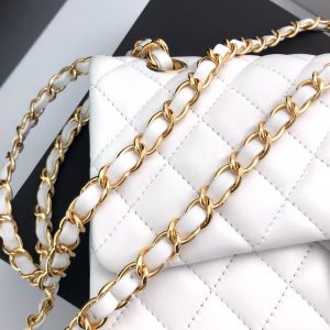 CLASSIC FLAP 25 WHITE LAMBSKIN LIGHT GOLD HARDWARE