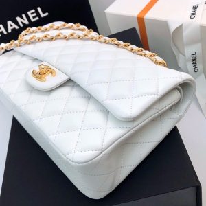 CLASSIC FLAP 25 WHITE LAMBSKIN LIGHT GOLD HARDWARE