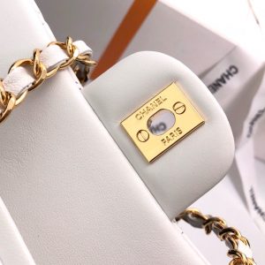 CLASSIC FLAP 25 WHITE LAMBSKIN LIGHT GOLD HARDWARE