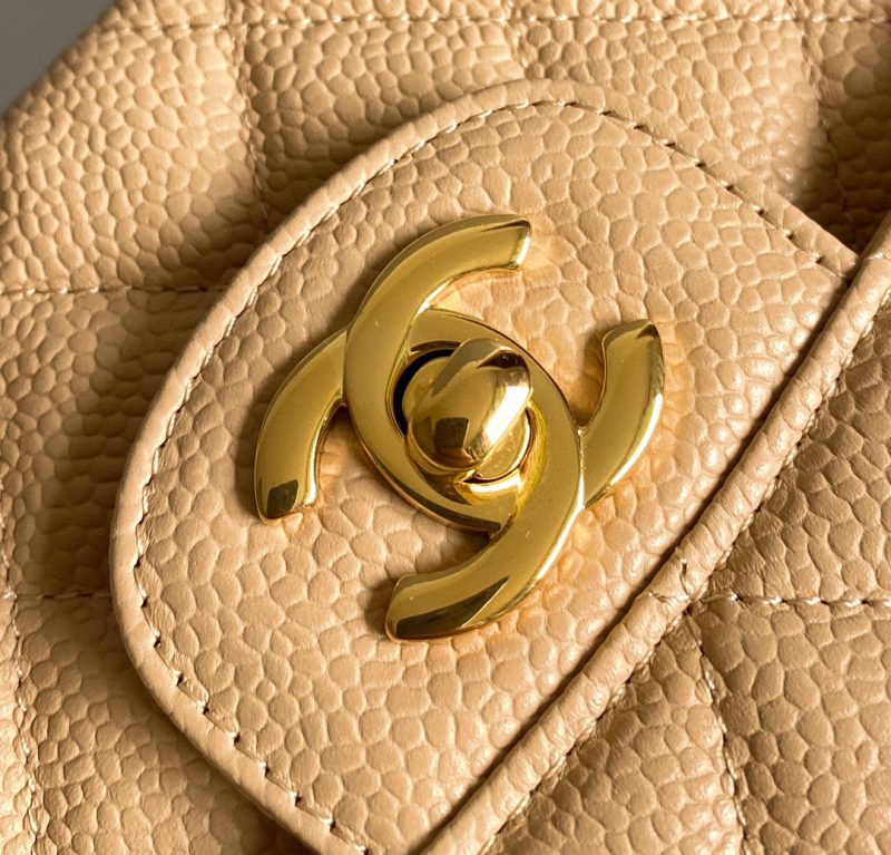 Flap bag jumbo 23 light beige grain caviar cowhide silver hardware