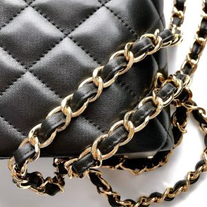 CLASSIC FLAP 30 BLACK LAMBSKIN LIGHT GOLD HARDWARE