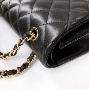 CLASSIC FLAP 30 BLACK LAMBSKIN LIGHT GOLD HARDWARE