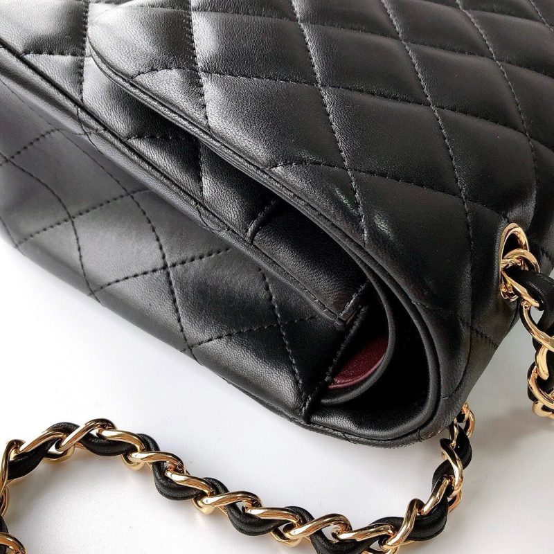 CLASSIC FLAP 30 BLACK LAMBSKIN LIGHT GOLD HARDWARE