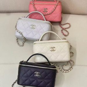 CC 25C Vanity Top Handle 17cm White Grained Calfskin Light Silver Hardware