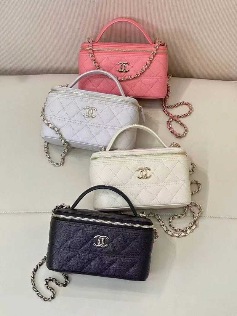 CC 25C Vanity Top Handle 17cm White Grained Calfskin Light Silver Hardware