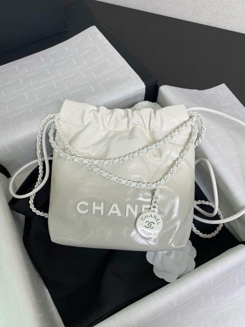 CC 22 ANTIBA HOBO BAG WHITE 23CM LAMBSKIN