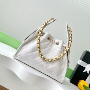 CC 25C Hobo Bag 30cm White Grained Calfskin