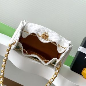 CC 25C Hobo Bag 30cm White Grained Calfskin