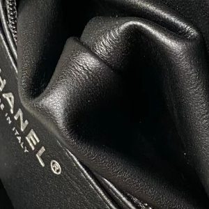 25C Mini Flap Bag Top Handle 20cm Black Lambskin Black Hardware Premium Version