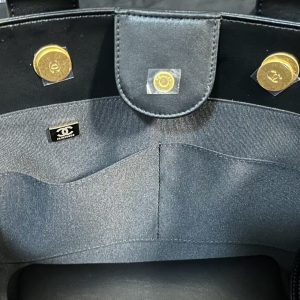 CC 25 Large Crochet Deauville Shopping Bag 34cm Black