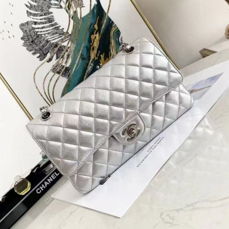 CC Classic Flap Medium 25cm Silver Lambskin