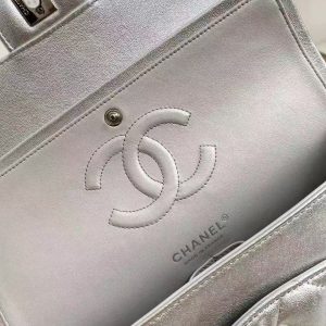 CC Classic Flap Medium 25cm Silver Lambskin