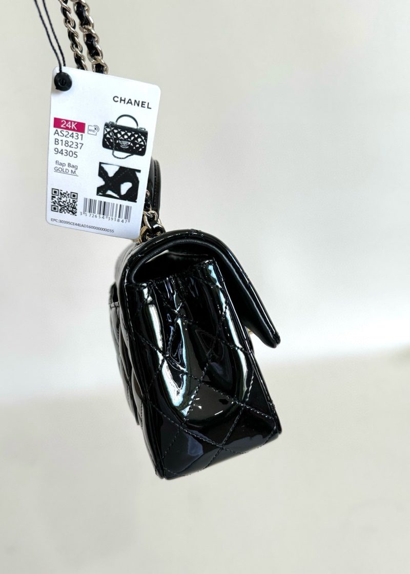 MINI FLAP BAG 20 IN BLACK CALFSKIN GOLD HARDWARE