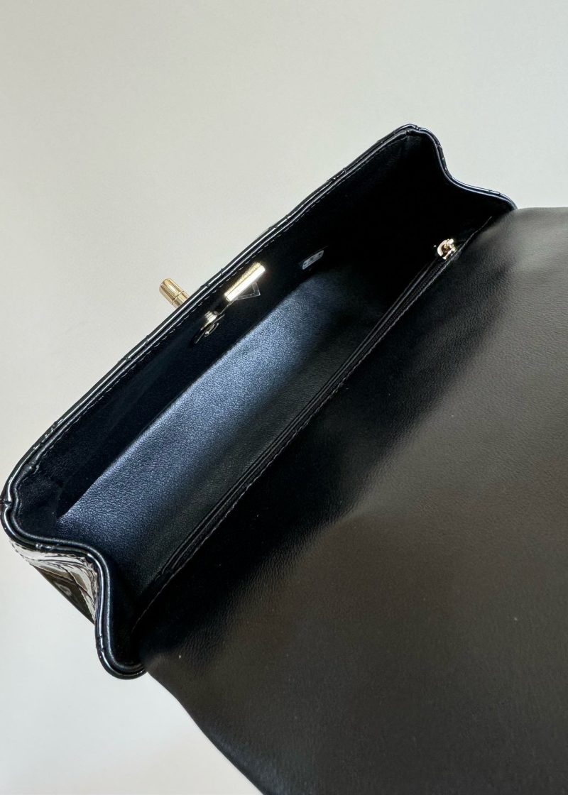 MINI FLAP BAG 20 IN BLACK CALFSKIN GOLD HARDWARE