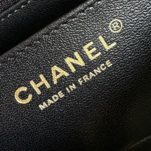 MINI FLAP BAG 20 IN BLACK CALFSKIN GOLD HARDWARE