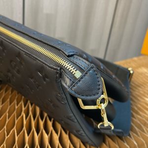 Image_20251114001824_1059_18 coussin pm 26cm black monogram empreinte calfskin