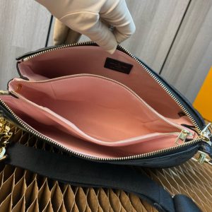 Image_20251114001828_1061_18 coussin pm 26cm black monogram empreinte calfskin