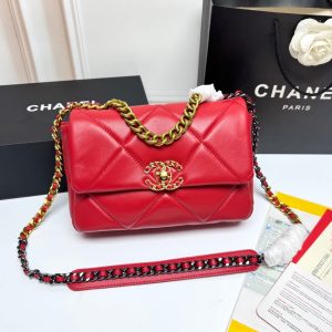 19 FLAP BAG 26 CHERRY RED LAMBSKIN