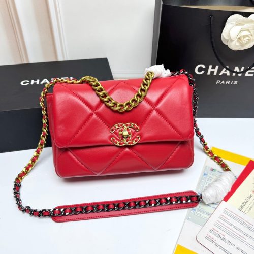 19 FLAP BAG 26 CHERRY RED LAMBSKIN