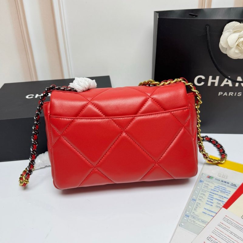 19 FLAP BAG 26 CHERRY RED LAMBSKIN