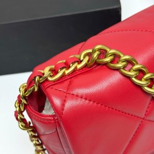 19 FLAP BAG 26 CHERRY RED LAMBSKIN