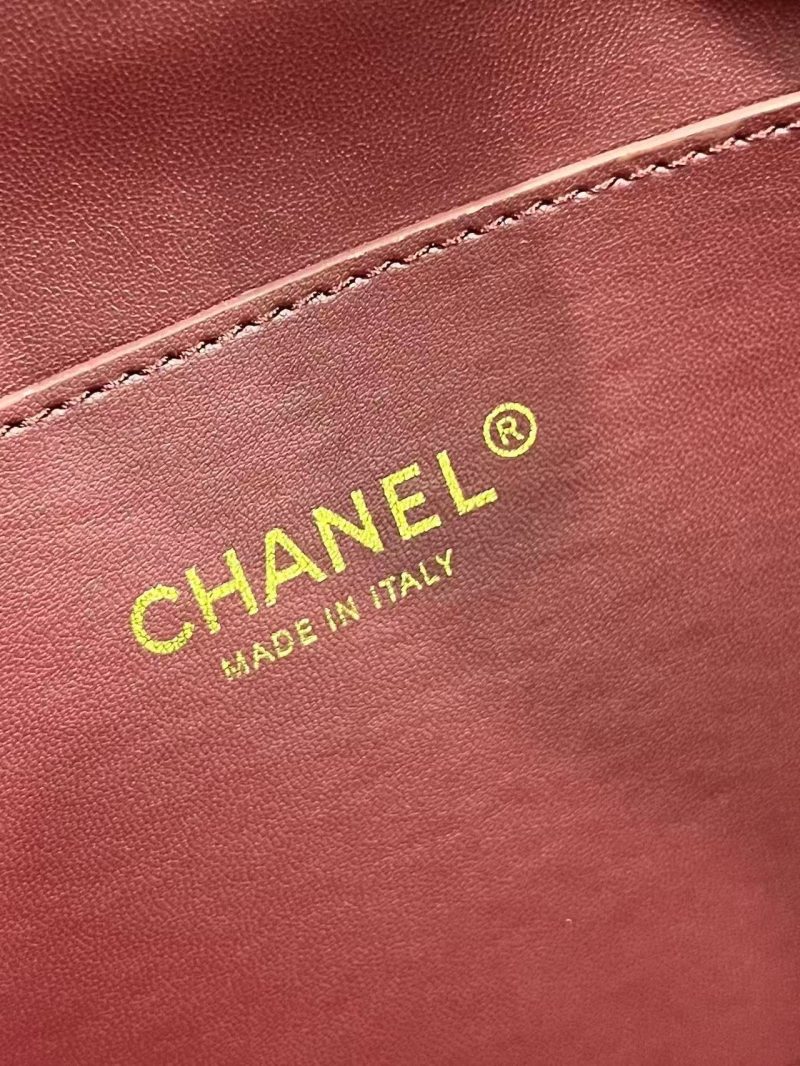 CC 2026 Small Shopping Bag 39cm Black Crocodile Embossed Calfskin