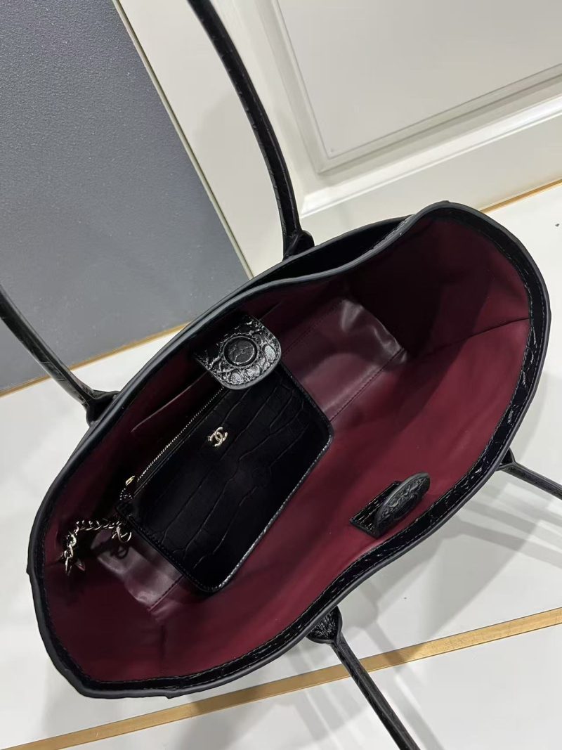 CC 2026 Small Shopping Bag 39cm Black Crocodile Embossed Calfskin