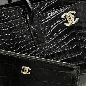 CC 2026 Small Shopping Bag 39cm Black Crocodile Embossed Calfskin