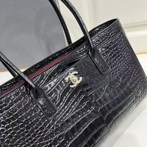 CC 2026 Small Shopping Bag 39cm Black Crocodile Embossed Calfskin