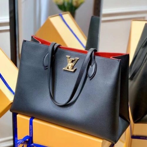 bc127a72-8357-4749-998a-e0949904b24e_9afd3757-ffcc-47f2-9fea-641c30ff34c3 LV LOCKME SHOPPER 42 BLACK GRAINED CALF LEATHER