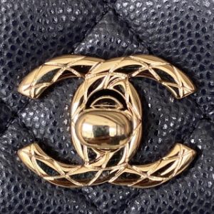 CC handle bag 19 dark blue caviar