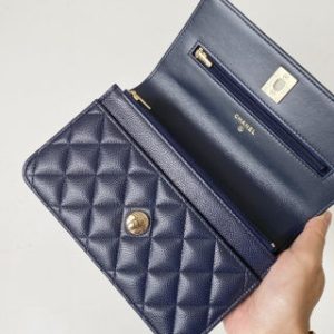 CC handle bag 19 dark blue caviar