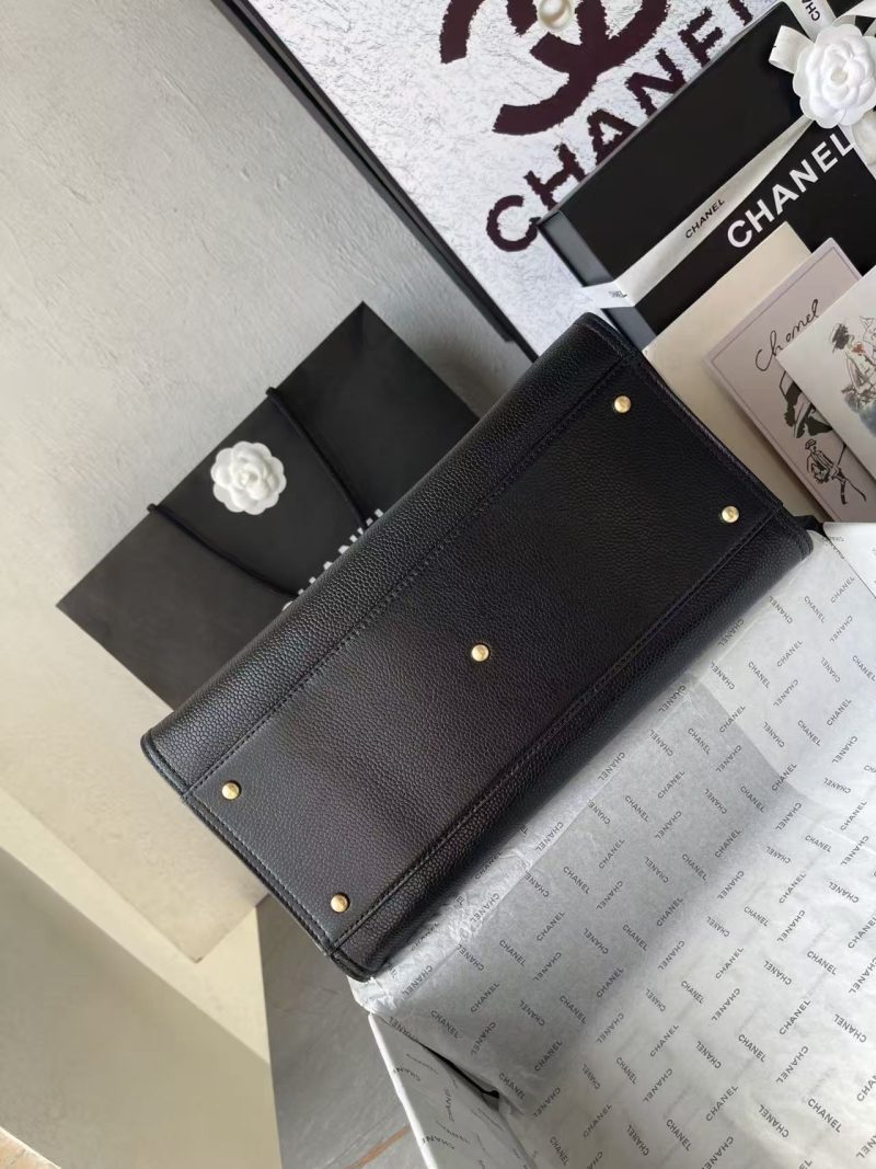 fd9192a84a2844b106caa2d9b654942d CC 2025 Deauville Tote Bag Black Leather GHW