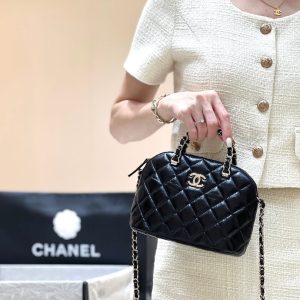 CC 24B AS5130 Small Shell Bag 20cm Black Polished Lambskin