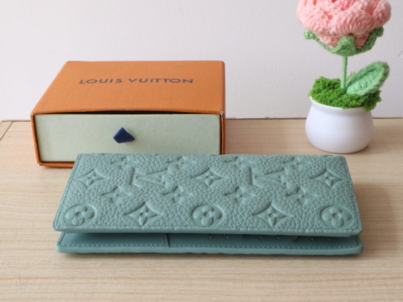 LV Brazza Wallet Monogram Grained Taurillon Cowhide