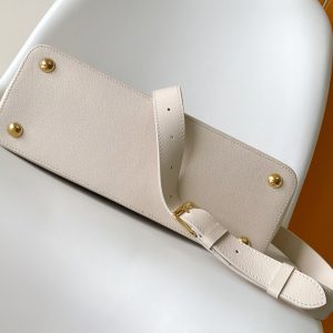 CAPUCINES GM 33CM BEIGE GOLD TAURILLON LEATHER 252023