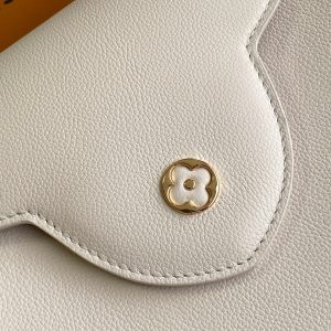CAPUCINES GM 33CM BEIGE GOLD TAURILLON LEATHER 252023