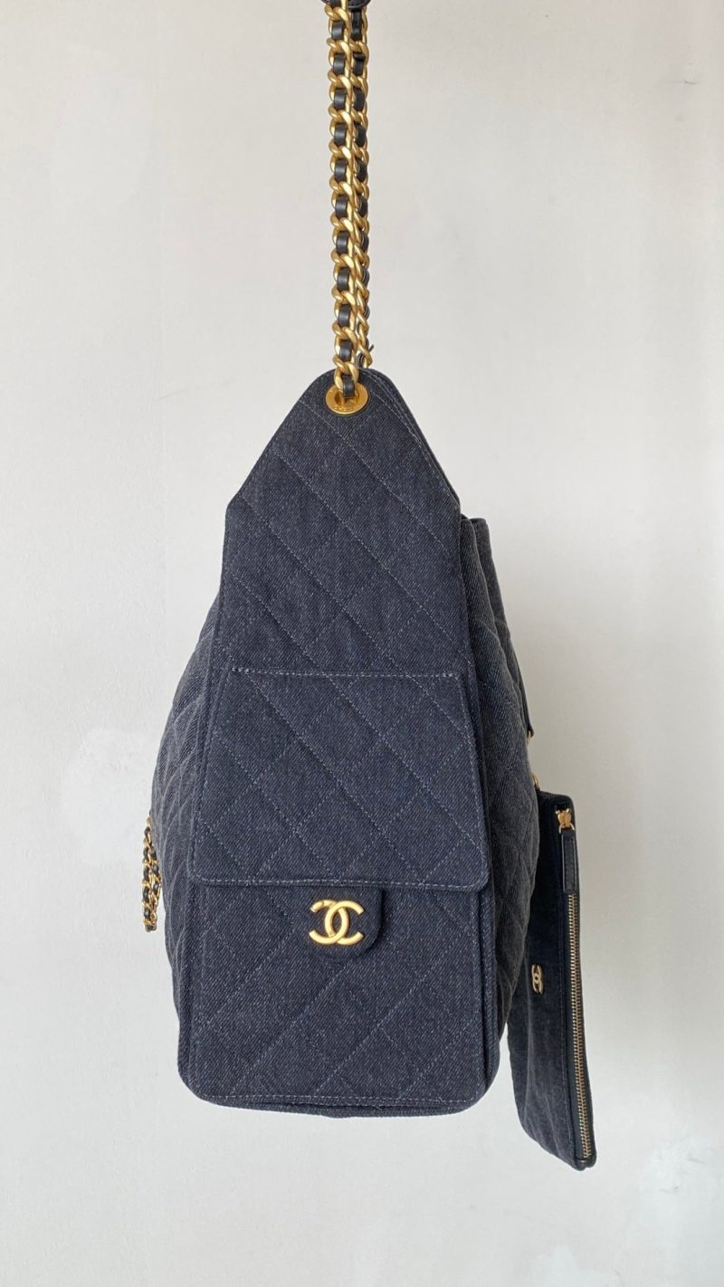 imgHD_4719e779_20250319_cmp_o_1immefmhv2admst1qoqlvuhr78_jpeg CC 25C Hobo Bags 40cm Dark Blue Denim