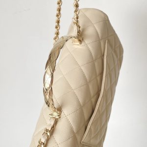 CC Handle Bag 23 Cream Caviar