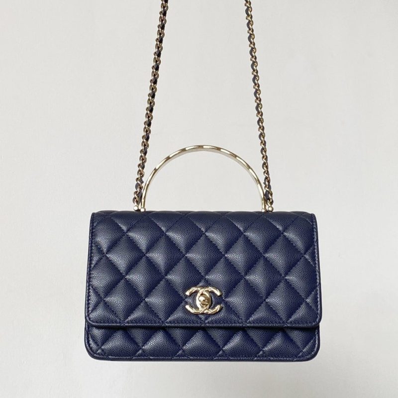 CC handle bag 19 dark blue caviar