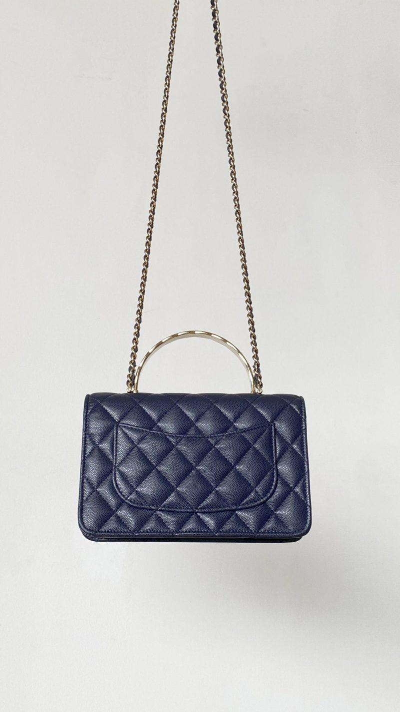 CC handle bag 19 dark blue caviar