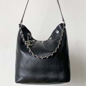 CC vintage hobo bag 31 black lambskin