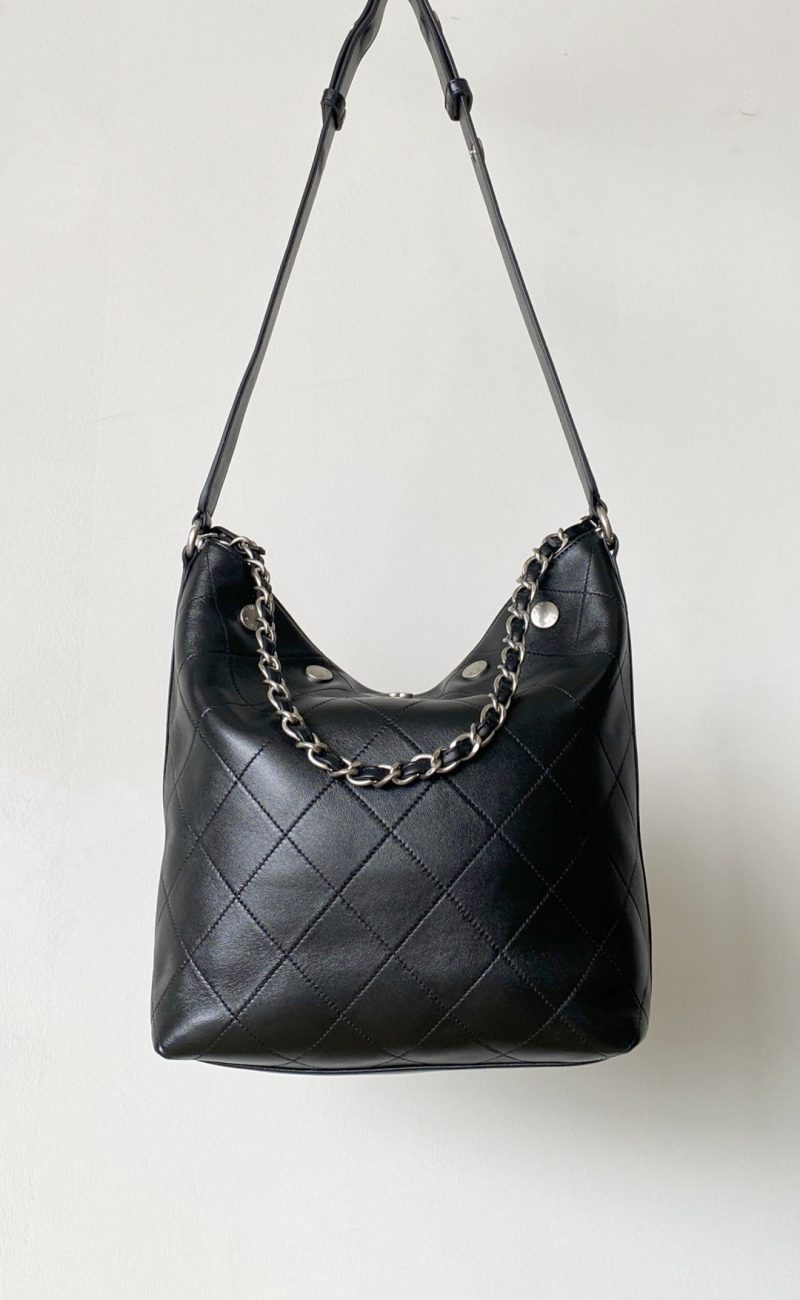 CC vintage hobo bag 31 black lambskin