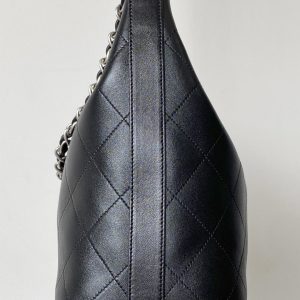 CC vintage hobo bag 31 black lambskin