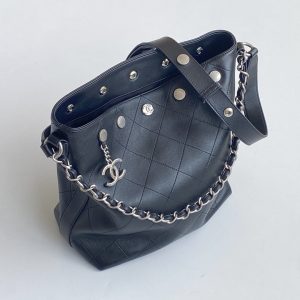 CC vintage hobo bag 31 black lambskin