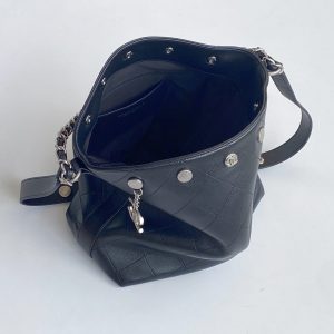 CC vintage hobo bag 31 black lambskin