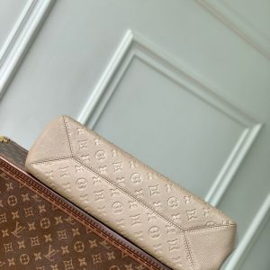 imgHD_4828b284_20250503_cmp_i1746257475990_9649_0_3_jpg Anytime 42cm Tote Bag Beige Gold Empreinte leather 250557