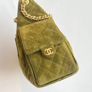 imgHD_b1ac09d1_20251012_cmp_o_1j7beg7ttl26ubg1gsvfqt1u0d0_jpeg_16e297f1-0843-4130-aa23-e5da9949a036 CC 2025 Hobo Bag 22cm Matcha Green Suede