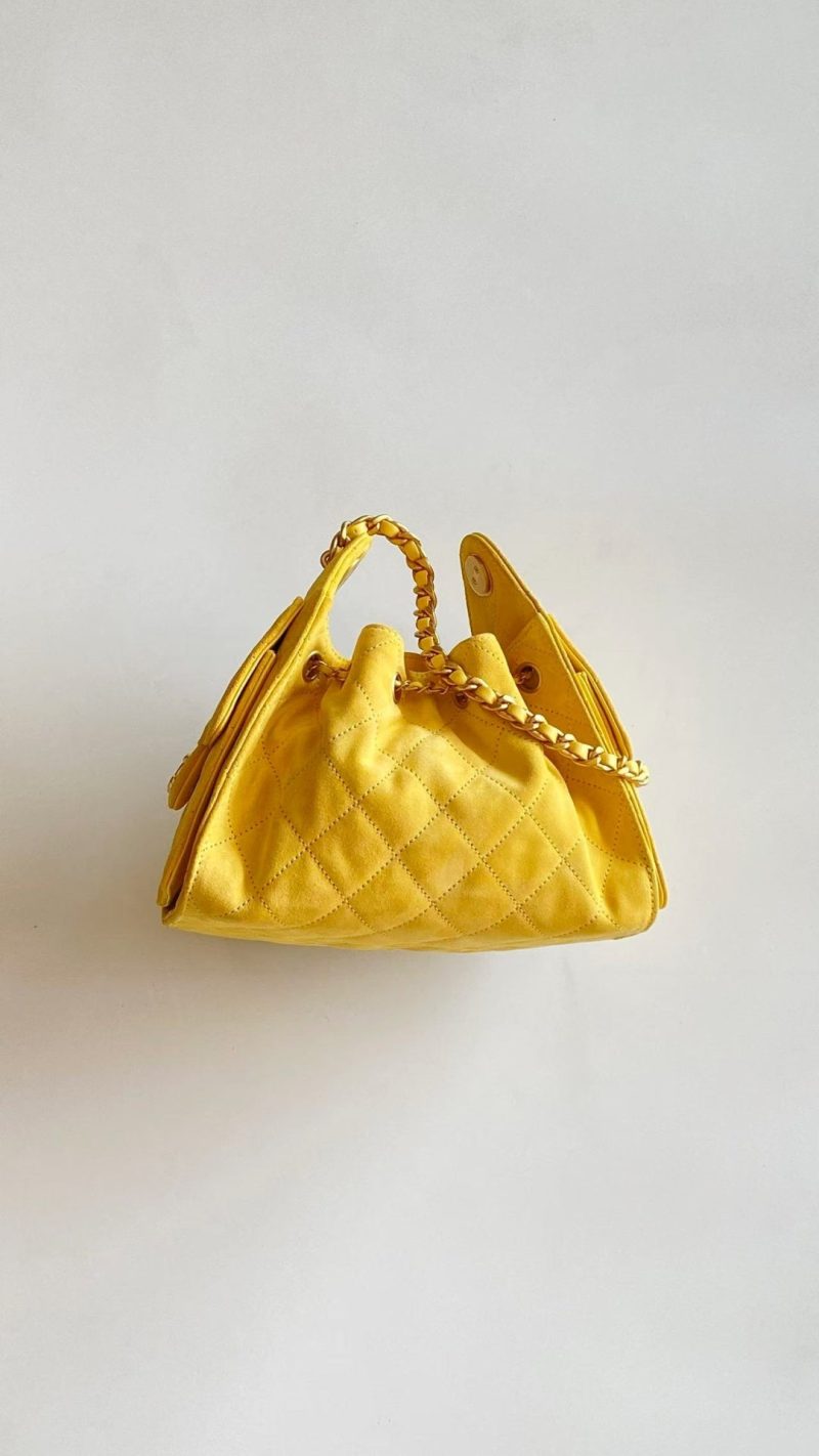 imgHD_b1ac09d1_20251106_cmp_o_1j9blg2ff7vjn2s1g3o19891upb4_jpeg Chanel 25 Hobo Bag Yellow Gold Suede