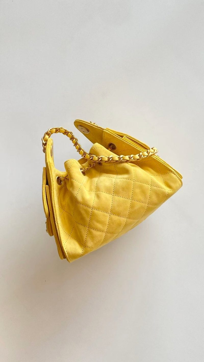 imgHD_b1ac09d1_20251106_cmp_o_1j9blg2ffesr4c2q5u13aq13a05_jpeg Chanel 25 Hobo Bag Yellow Gold Suede